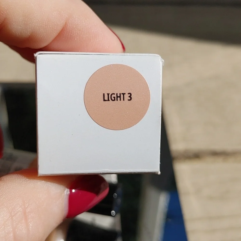 MAC Strobe Dewy Skin Tint - Shade - Light 3